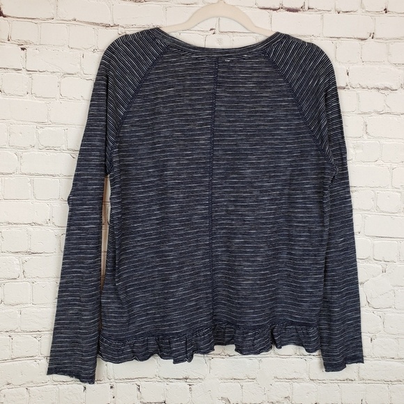 Jane & Delaney Ruffled Hem Top L Closet Staple Minimalist Capsule Wardrobe - Picture 8 of 10